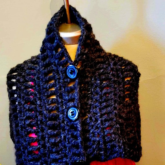 Fabulous crochet shawl/ hand knitted poncho/asymmetrical capelet grey charcoal - Picture 1 of 13